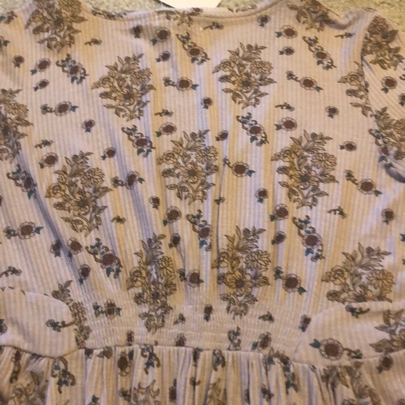 NEW Tan Top, Medium - Picture 7 of 8